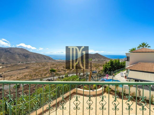 5 Bedroom Detached Villa for sale in Chayofa