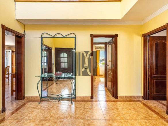 5 Bedroom Detached Villa for sale in Chayofa