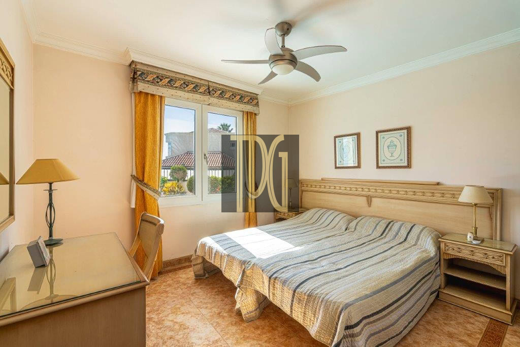 5 Bedroom Detached Villa for sale in Chayofa