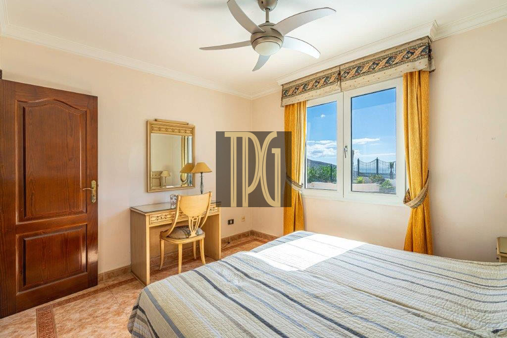 5 Bedroom Detached Villa for sale in Chayofa