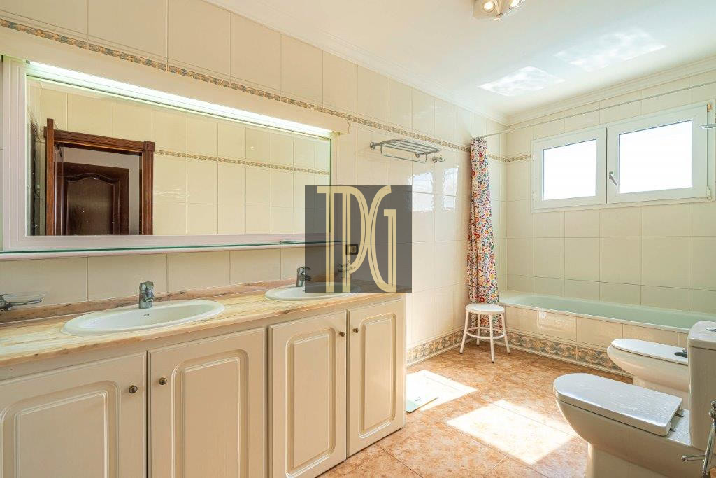 5 Bedroom Detached Villa for sale in Chayofa