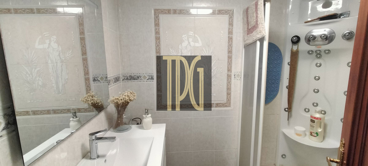 IMG20251006102141 1 5 Bedroom Apartment for Sale in Los Cristianos