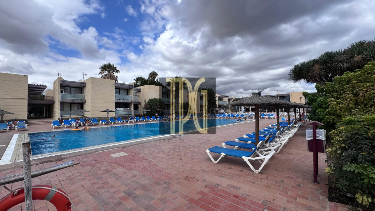 Unknown-8 copia 1 Bedroom Apartment for Sale in Arona with Sea View