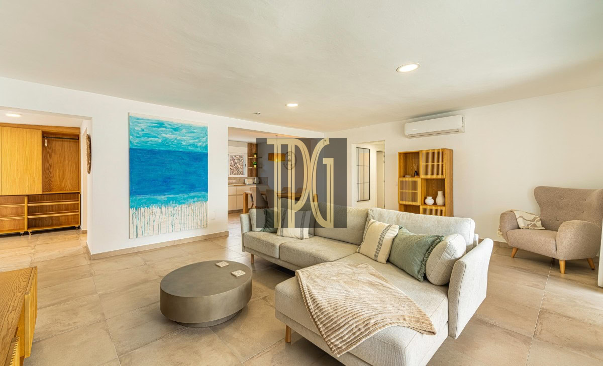 3 Bedroom Detached Villa with Pool for sale in Los Cristianos