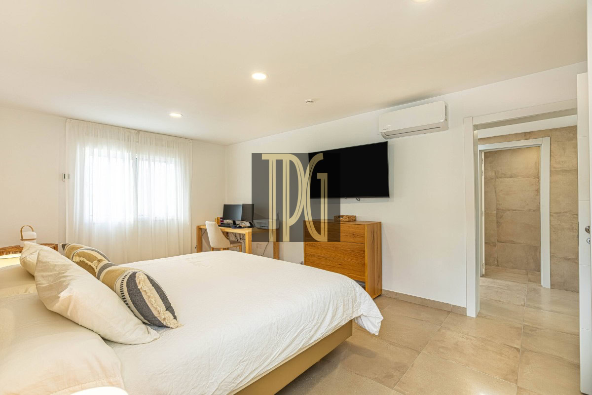 3 Bedroom Detached Villa with Pool for sale in Los Cristianos