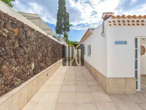 3 Bedroom Detached Villa with Pool for sale in Los Cristianos