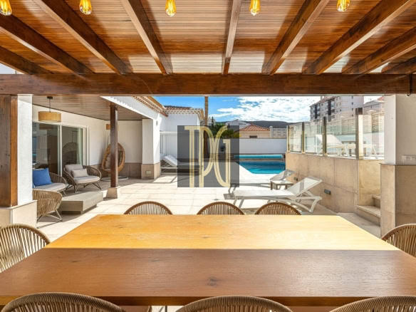 3 Bedroom Detached Villa with Pool for sale in Los Cristianos