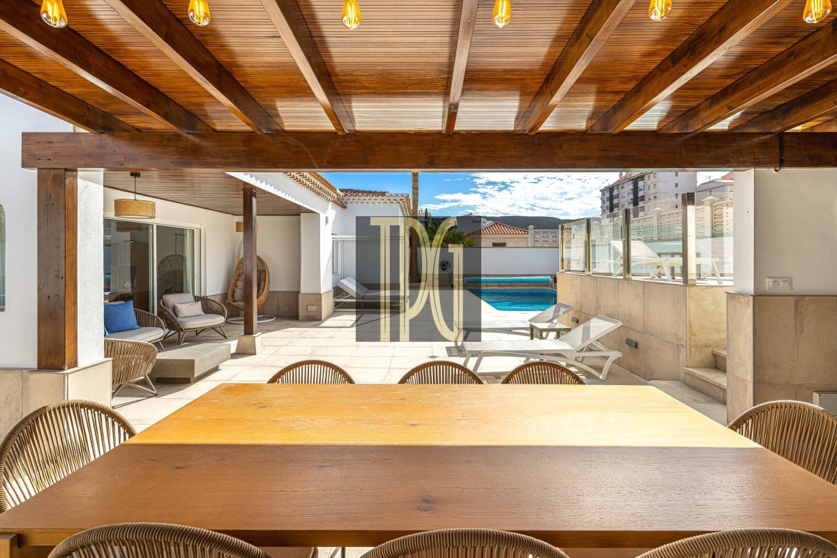 3 Bedroom Detached Villa with Pool for sale in Los Cristianos