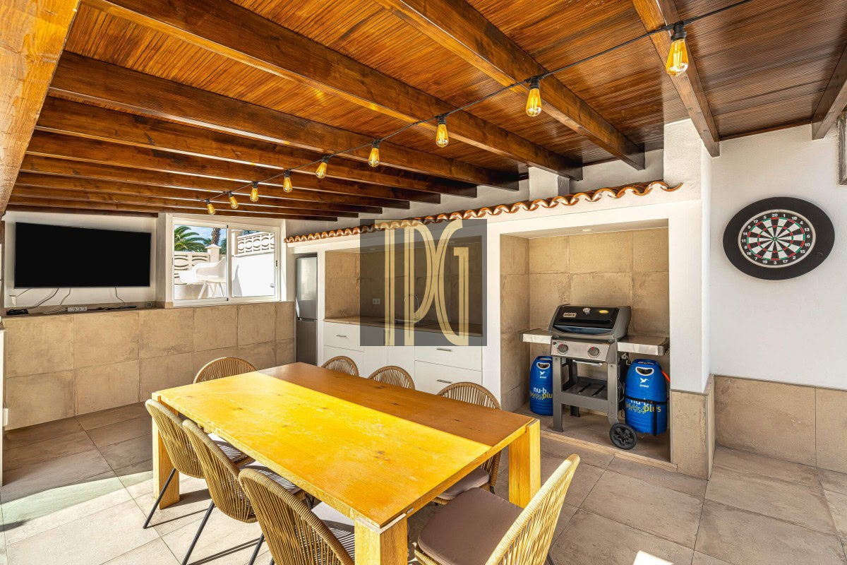 3 Bedroom Detached Villa with Pool for sale in Los Cristianos