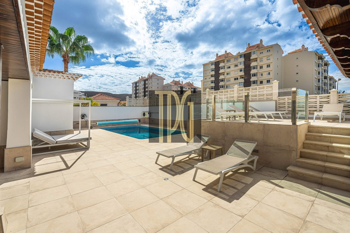 3 Bedroom Detached Villa with Pool for sale in Los Cristianos