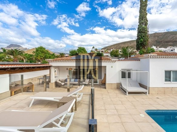 3 Bedroom Detached Villa with Pool for sale in Los Cristianos