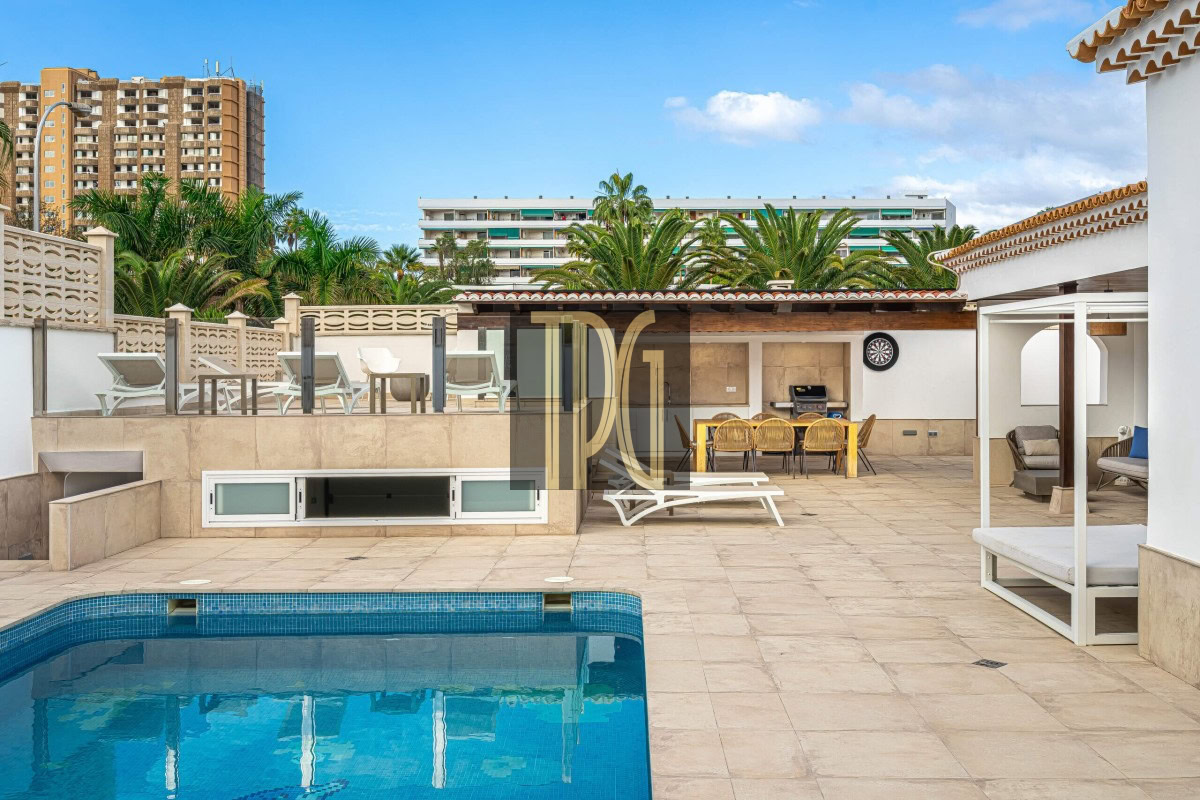 3 Bedroom Detached Villa with Pool for sale in Los Cristianos