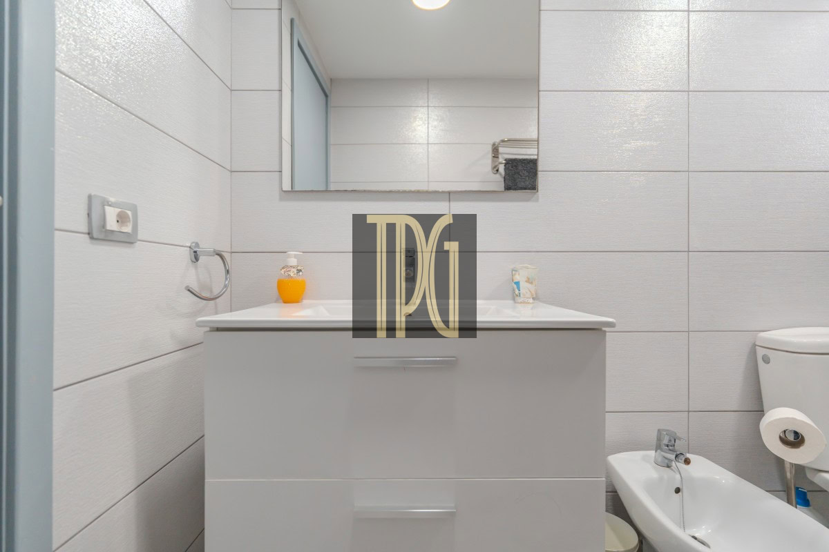 Stunning 2 Bedroom Apartment for Sale in Los Cristianos