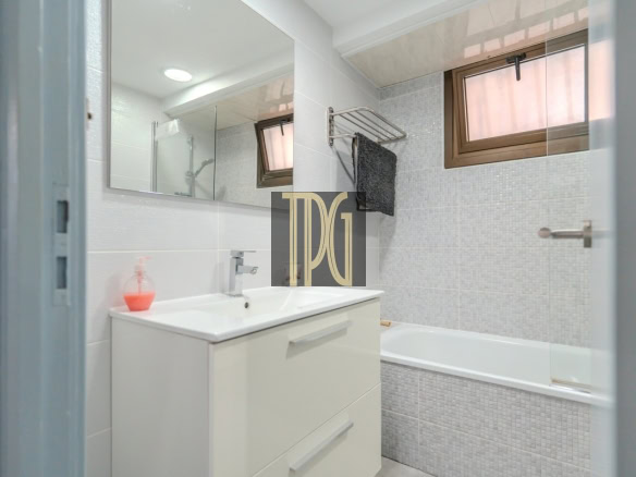 Stunning 2 Bedroom Apartment for Sale in Los Cristianos