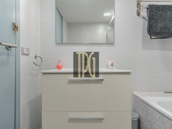 Stunning 2 Bedroom Apartment for Sale in Los Cristianos