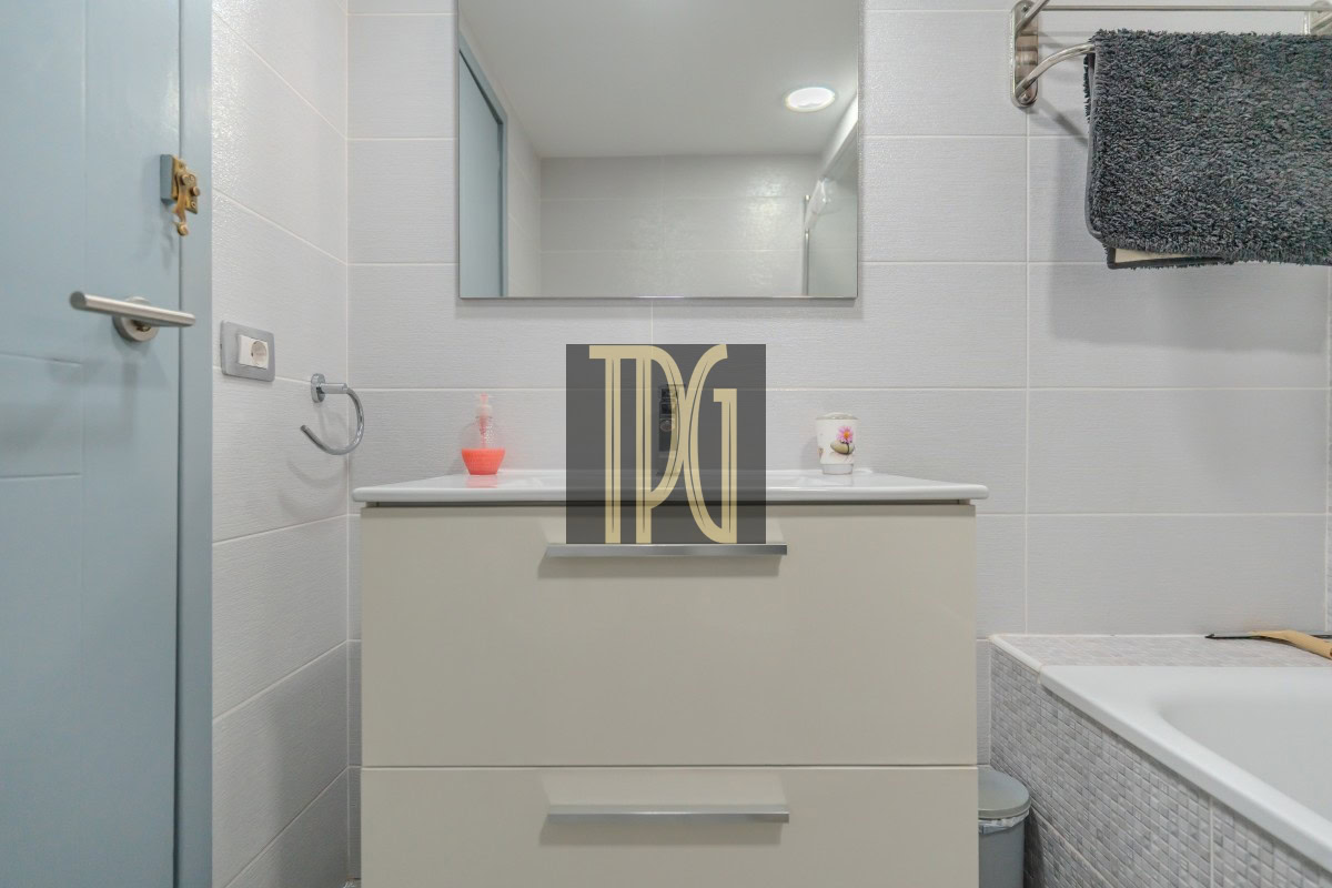 Stunning 2 Bedroom Apartment for Sale in Los Cristianos