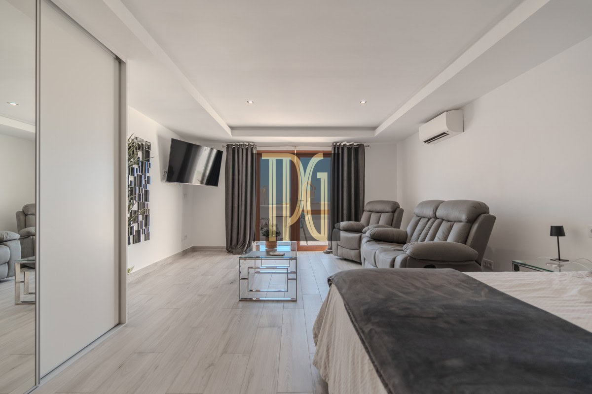 Studio Apartment for Sale in Los Cristianos