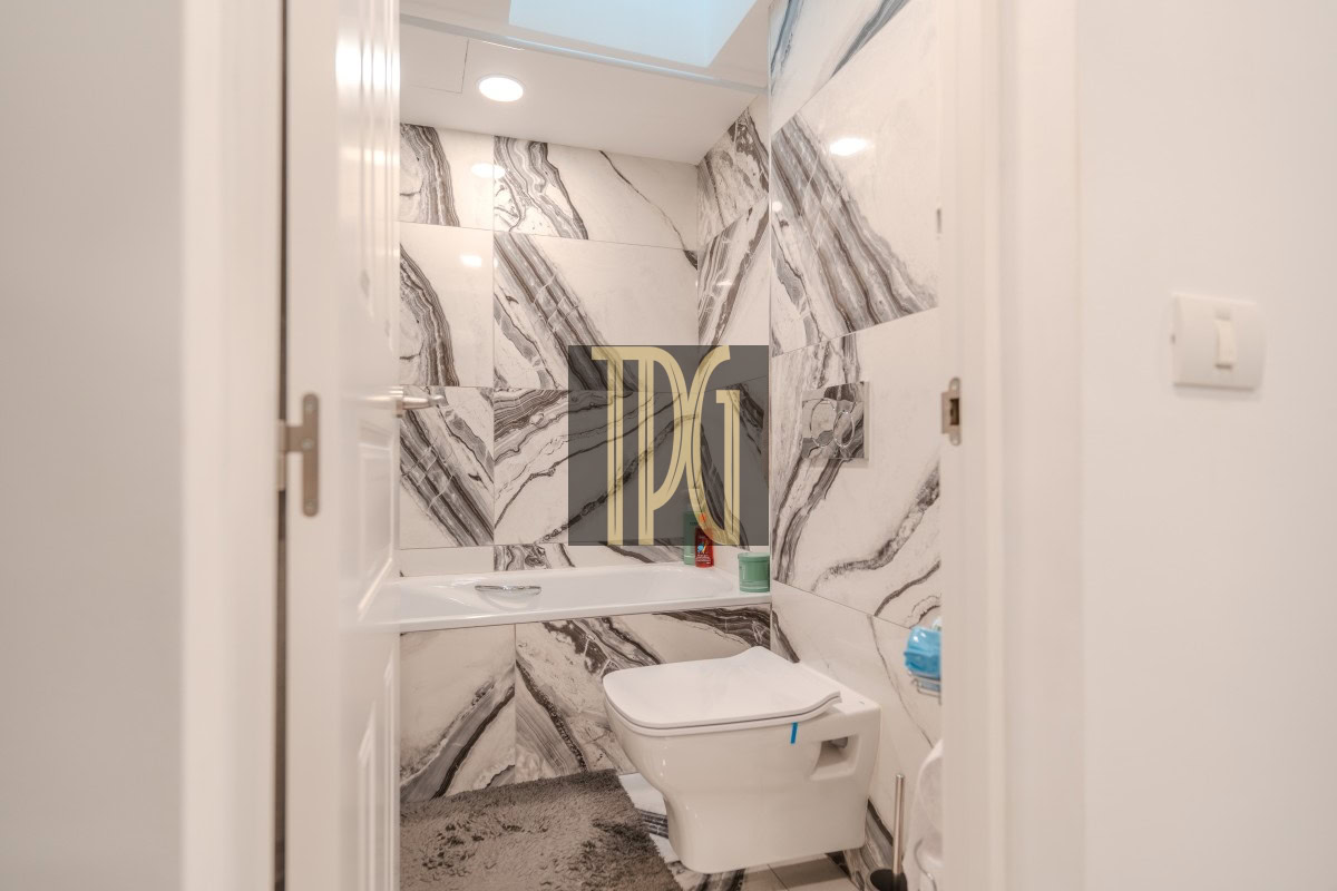 Stunning 3 Bedroom Penthouse for Sale in Parque La Reina